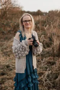 Familienfotos, authentische Familienfotos, Familienfotograf, Geschwisterbilder, emotionale Familienbilder, Familienfotoshooting, Familienfotoshooting draußen, Fotograf Dresden, Fotografie Dresden, Bohoshooting, Fotograf Dresden Familienfotos, besondere Fotos Familie, Fotoshooting Familie, natürliche Familienfotografie, natürliche Familienfotos, emotionale Familienfotografie, Familienbilder, Fotograf Schwangerschaft, Fotoshooting Schwangerschaft, Fotograf Babybauch, Fotoshooting Babybauch, Babybauch Shooting mit Geschwister, Babybauch Shooting wann, Babybauch Shooting in der Nähe, Babybauch Shooting draußen, Babybauch Shooting Studio, Babybauch Shooting Dresden, Fotograf Schwangerschaft, Babybauchbilder mit Familie, Babybauchfotoshooting, Babybauchkleid, Schwangerschaft Fotos mit Partner, Schwangerschaft Fotos mit Geschwister, Fotograf Dresden, Fotografie Dresden, Boho Shooting, Authentische Fotografie, emotionale Fotografie, Dresden, Radebeul, Moritzburg, Kesselsdorf, Pirna, Meißen, Freital, Wilsdruff, Weihnachtsgeschenk, Neugeboronenfotos, Babyfotos, authentische Neugeborenenfotos, Neugeboroenshooting, Babyfotograf Dresden, Fotograf Neugeborene, Neugeborenen Fotografie, Neugeborenen Fotograf, natürliche Neugeborenenfotografie, Säugling Fotoshooting, Babyshooting Fotograf, Babyfotografie Zuhause, neugeborenen Fotografie Dresden